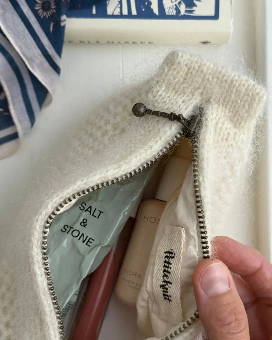 PetiteKnit Honey Clutch pattern - Treasure Modern Knitting