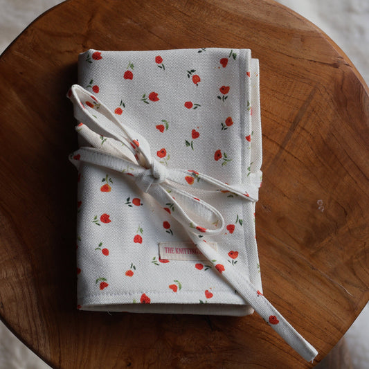 The Knitting Swan - Poppies Hook & Needle Case