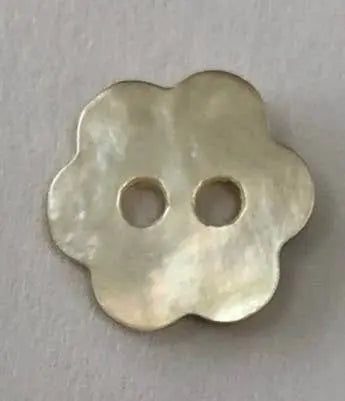 Agoya button - flower shaped NEMARK