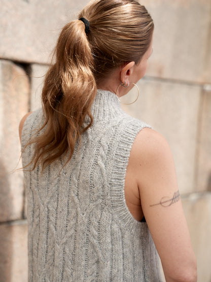 Nordic Chic: Knitting a Modern Wardrobe - Leeni Hoimela PRE-ORDER