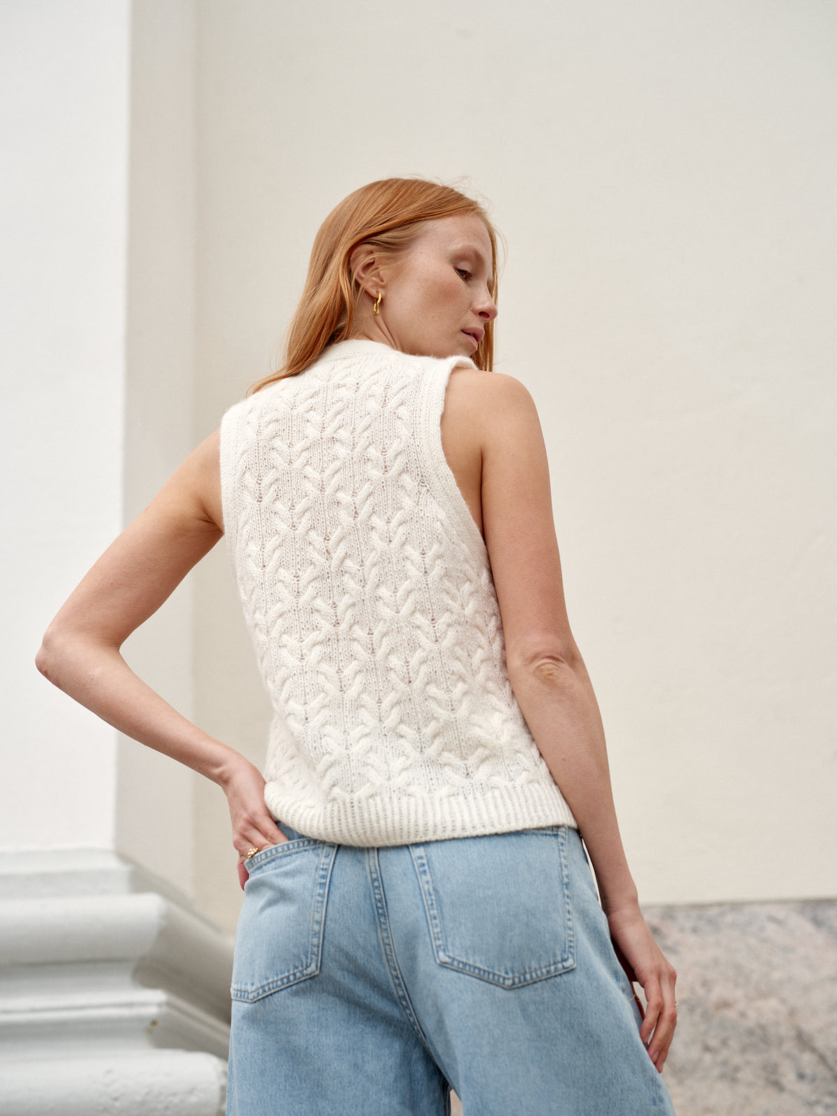 Nordic Chic: Knitting a Modern Wardrobe - Leeni Hoimela PRE-ORDER