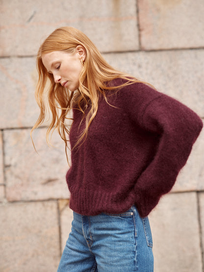 Nordic Chic: Knitting a Modern Wardrobe - Leeni Hoimela PRE-ORDER