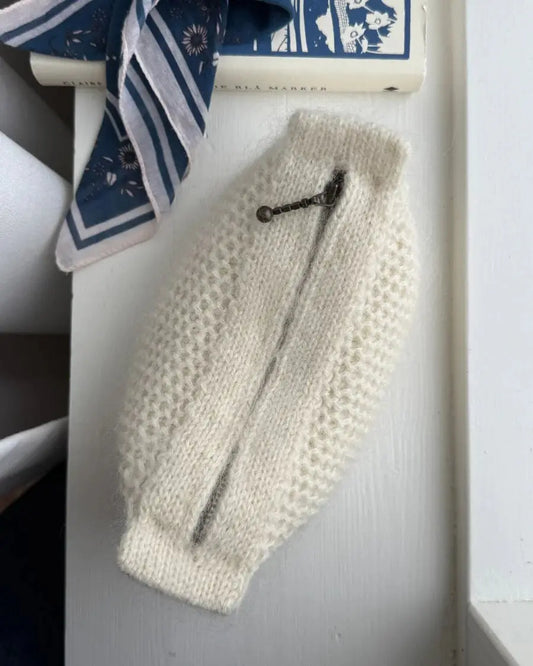 PetiteKnit Honey Clutch pattern - Treasure Modern Knitting