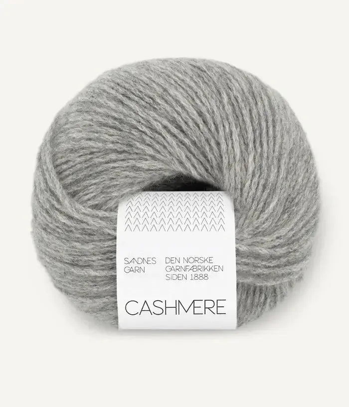 PetiteKnit Uma scarf yarn kit - Treasure Modern Knitting