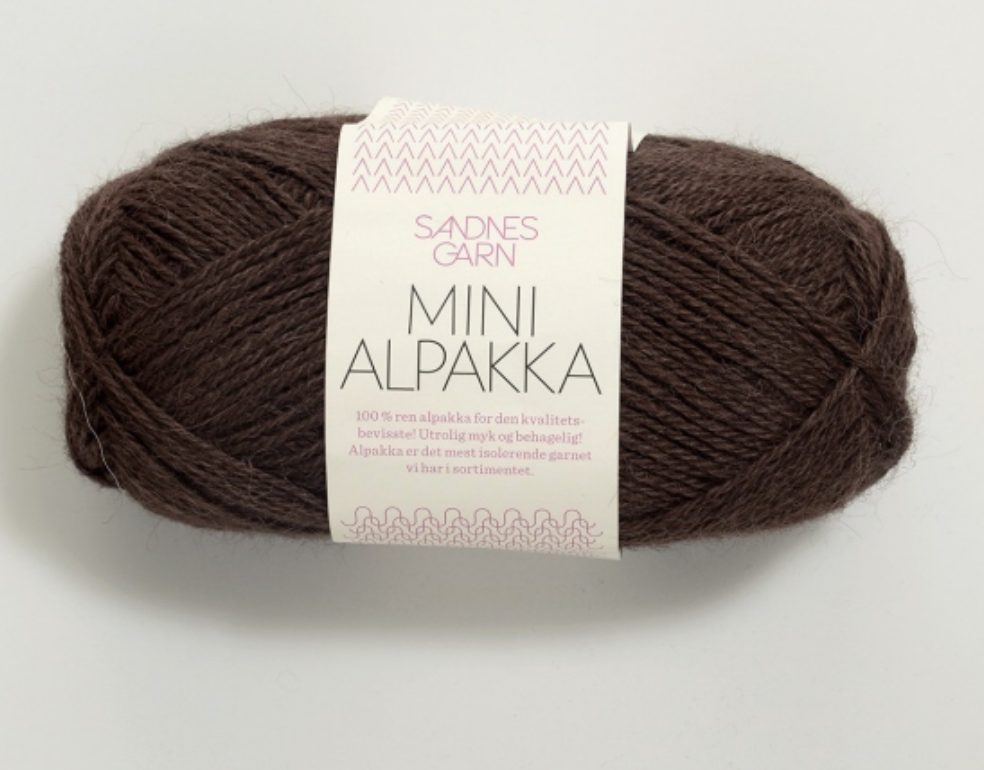 PetiteKnit Sophie scarf yarn kit - Treasure Modern Knitting