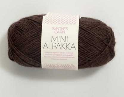 PetiteKnit Sophie scarf yarn kit - Treasure Modern Knitting