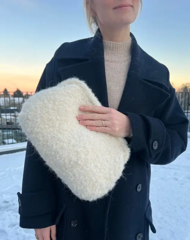 PetiteKnit Teddy Clutch pattern - Treasure Modern Knitting