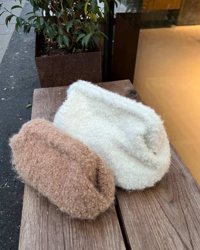 PetiteKnit Teddy Clutch yarn kit - small version in Gepard Cotton Waves