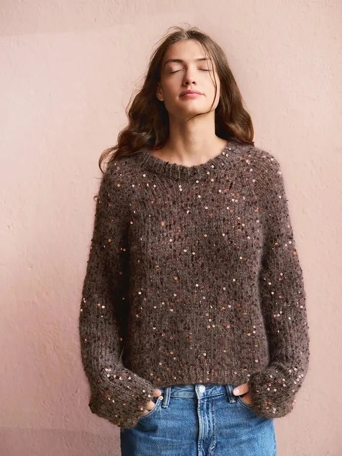 Sandnes Garn Rookie sweater Paljett version - Treasure Modern Knitting