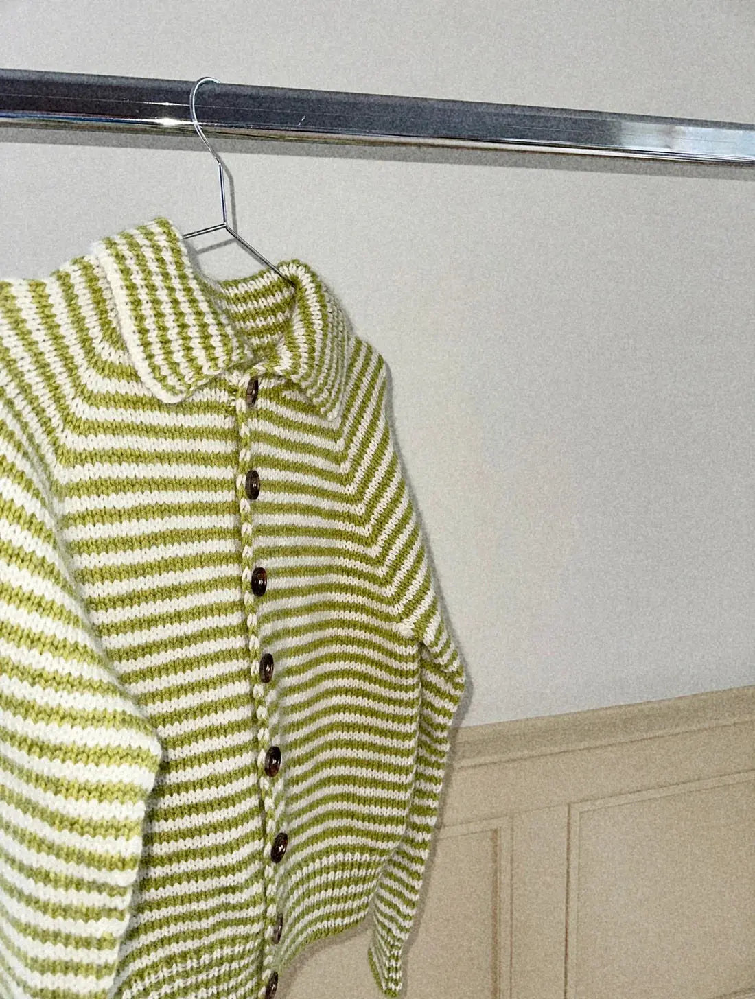 Spektakelstrik Stripe Overload cardigan pattern Spektakelstrik