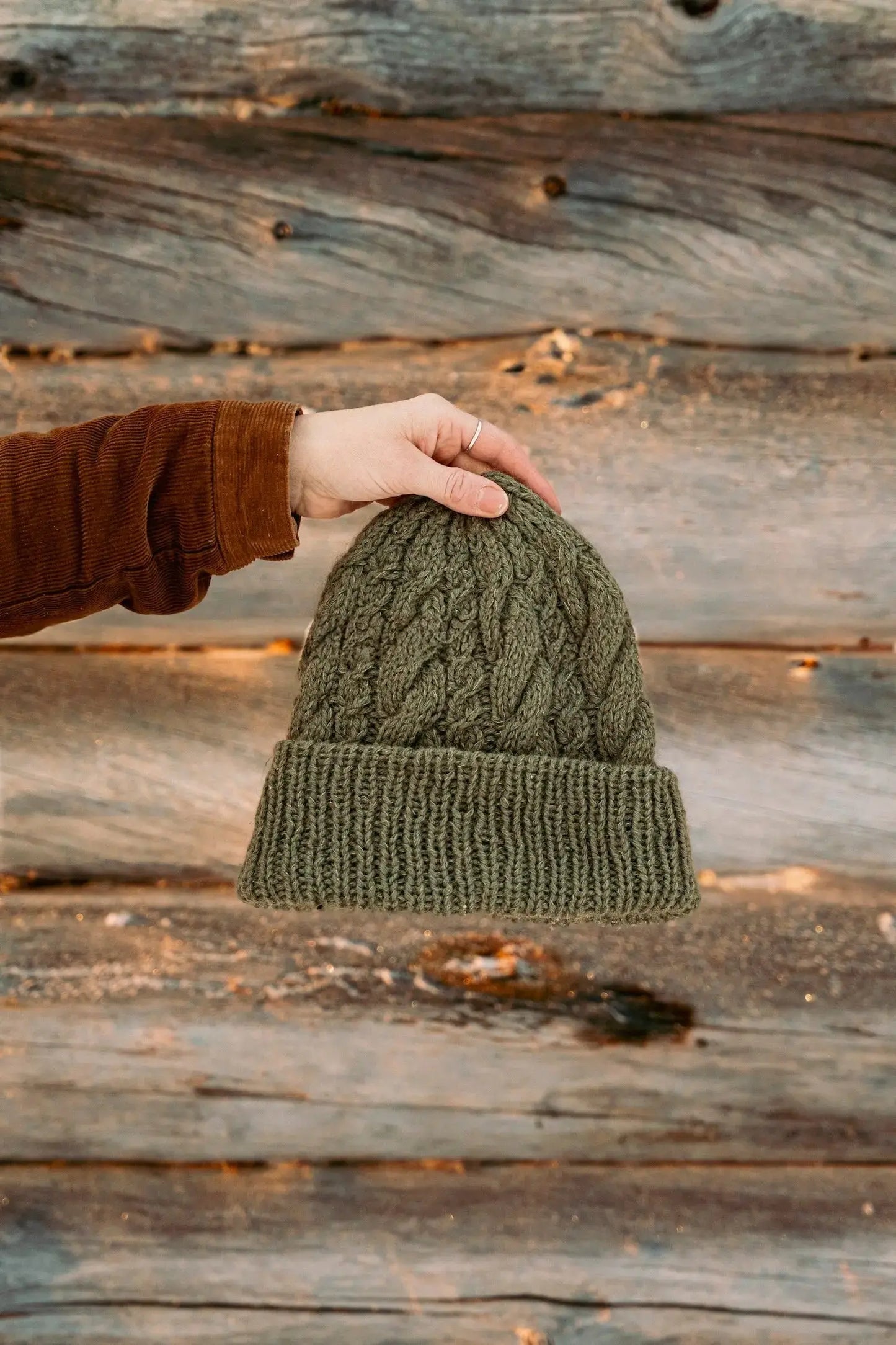 Unfolding Landscapes - Ronja Hakalehto – 17 Knits for the Road Laine