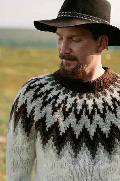 Unfolding Landscapes - Ronja Hakalehto – 17 Knits for the Road Laine
