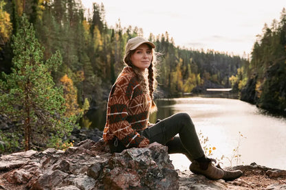 Unfolding Landscapes - Ronja Hakalehto – 17 Knits for the Road Laine