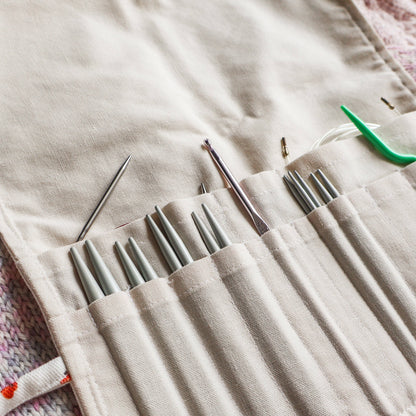 The Knitting Swan - Poppies Hook & Needle Case
