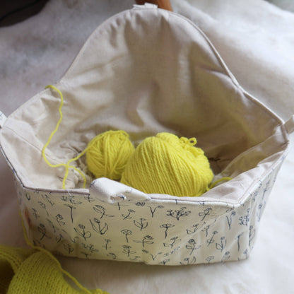 The Knitting Swan - Flower Doodles "Bagskette"